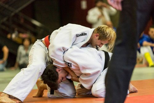Judo beim MTV Salzgitter: Judoka im Bodenkampf auf der Matte